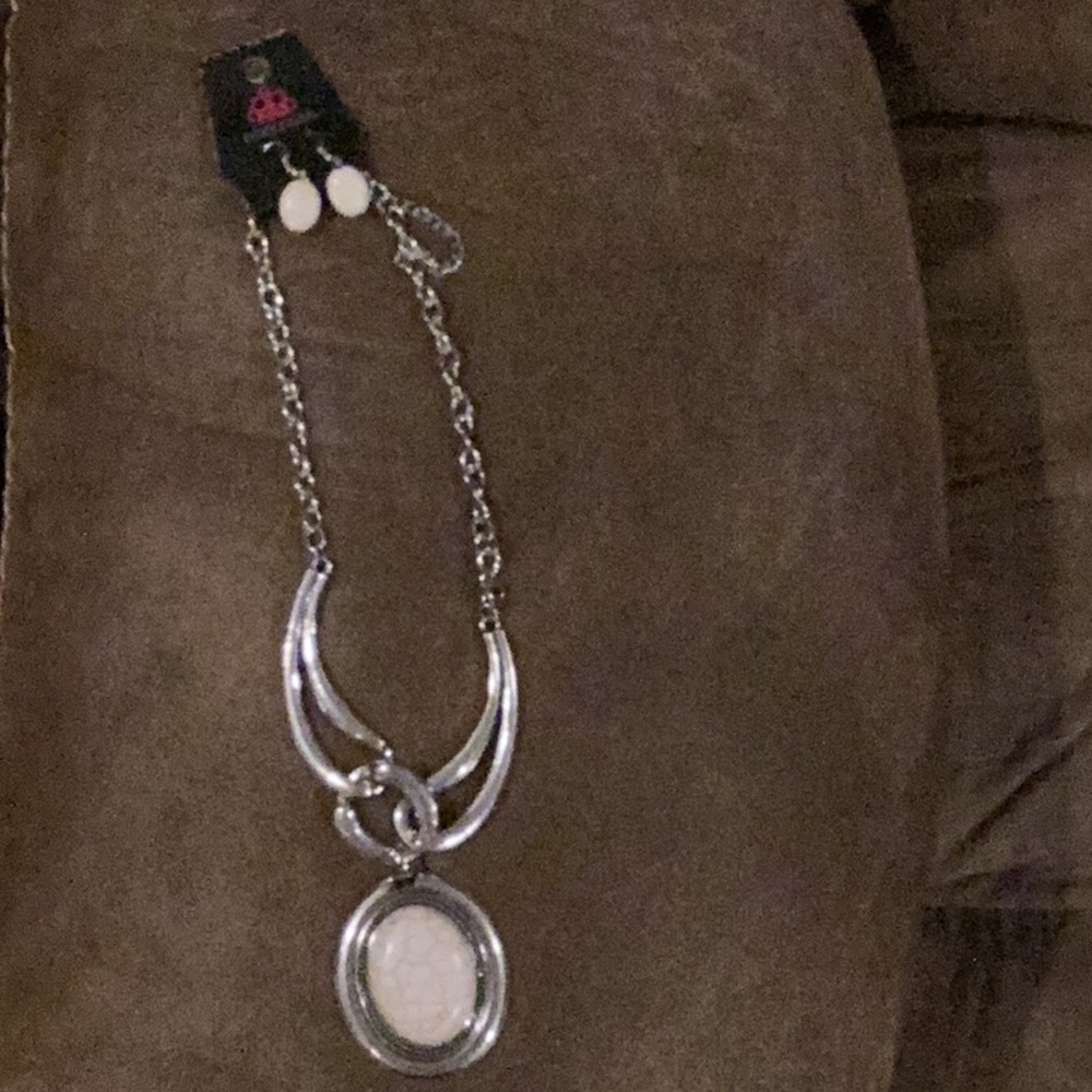 Paparazzi Silver and White Feathered Pendant Necklace